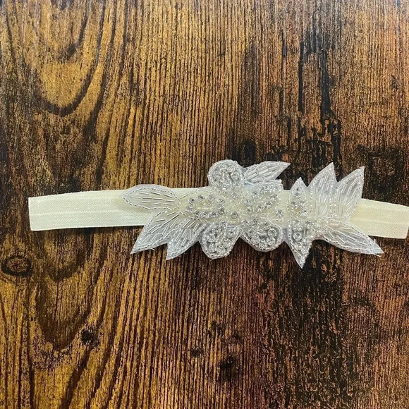 Floral rhinestones design christening/especial occasions Babygirl headband - Picture 4 of 12